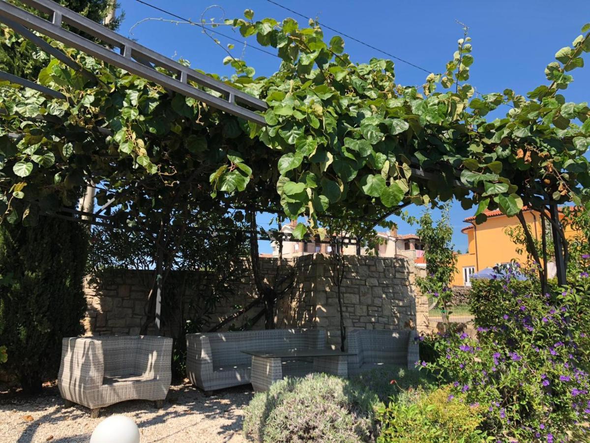 Casa Stefanie Villa Kaštelir Екстериор снимка